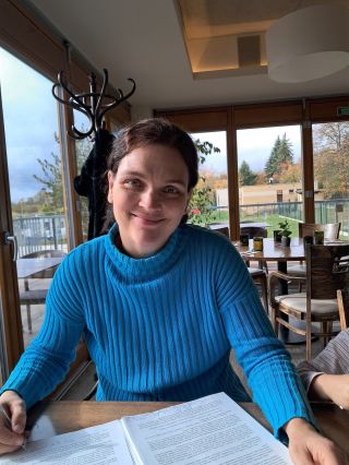 ✨ Poslední korektura rukopisu Africké noci je téměř za mnou! Dnes jsem si k tomu dopřála voňavou kávu, dezert a klidné...